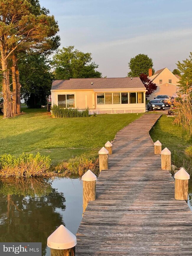 Building Photo - 1819 Sherman Dr