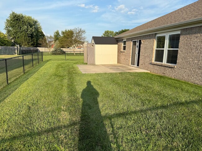 Building Photo - 6750 Woodcrest Dr
