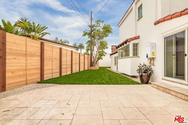 Building Photo - 2228 Prospect Ave