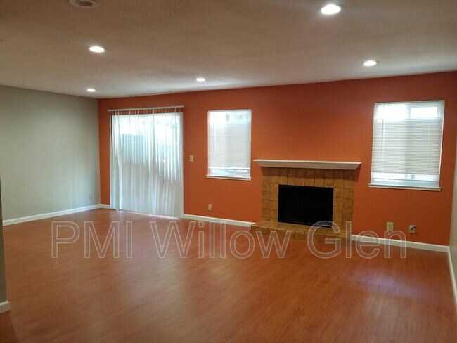 Building Photo - 393 Englert Ct
