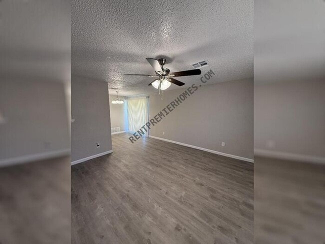 Building Photo - 1425 Marydale Ave