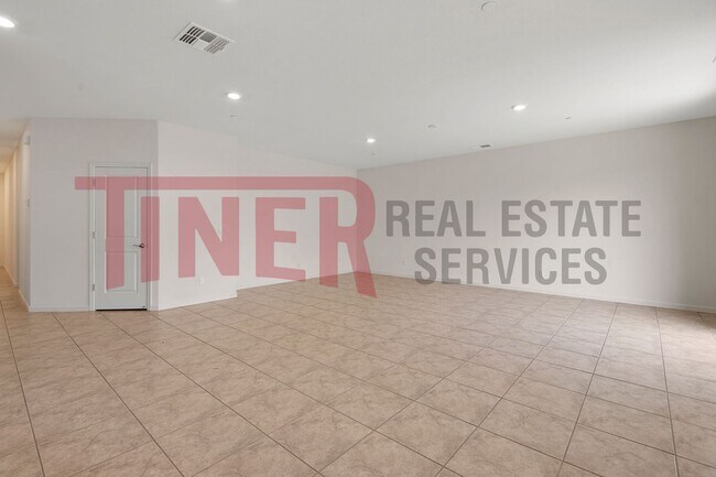 Building Photo - 8288 Schellhous Dr