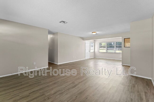 Building Photo - 4584 Kirkland Blvd