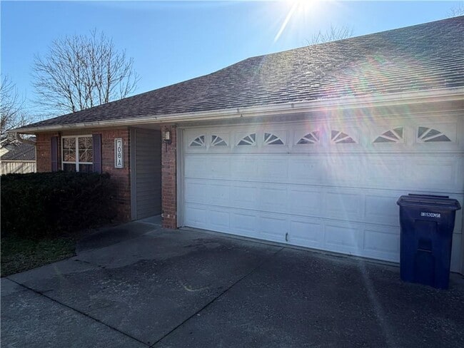 Building Photo - 706 Meghan St