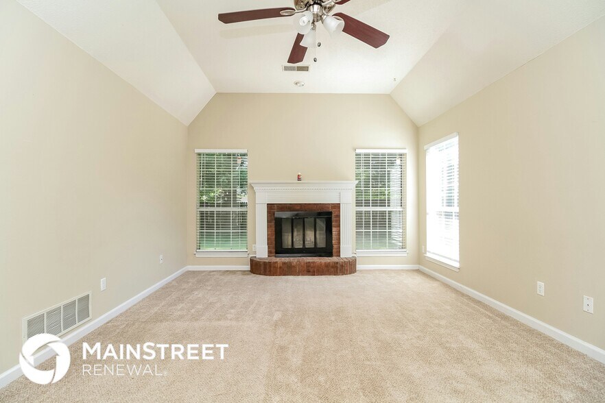 Building Photo - 10104 Fox Chase Dr