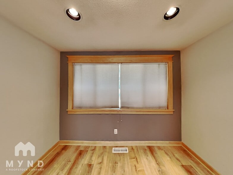 Building Photo - 32117 33rd Ave SW