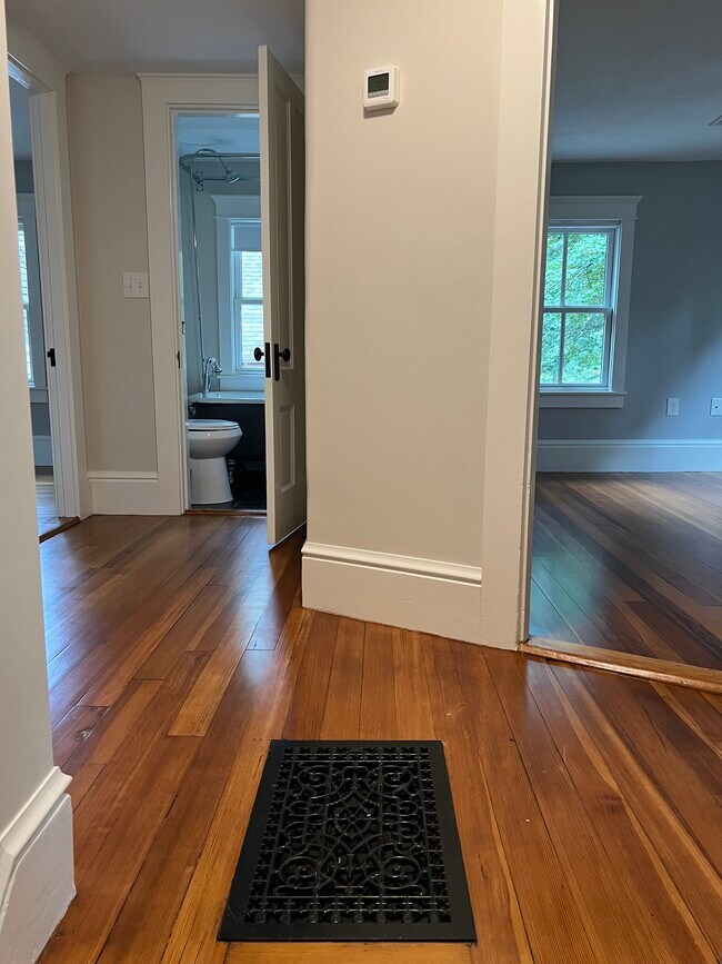 Building Photo - 50 Shay Rd