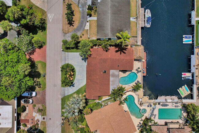 Building Photo - 2051 Coral Reef Dr