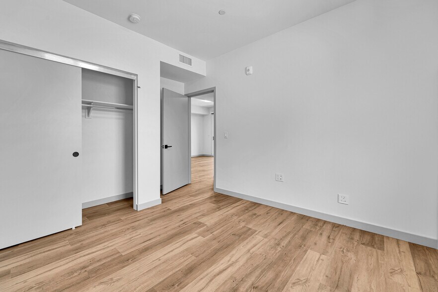 Building Photo - 1240 Magnolia Ave