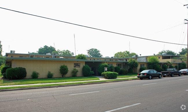 Building Photo - Wishon Garden Apartments