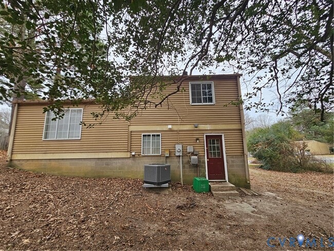 Building Photo - 1800 Mountain Pine Blvd