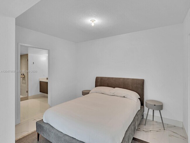 Building Photo - 300 Sunny Isles Blvd