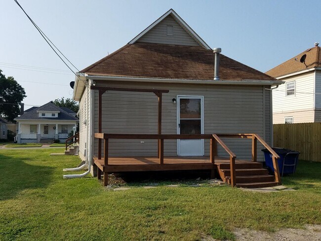 Building Photo - Beautiful 3bd/1ba House - Nice Back Deck!