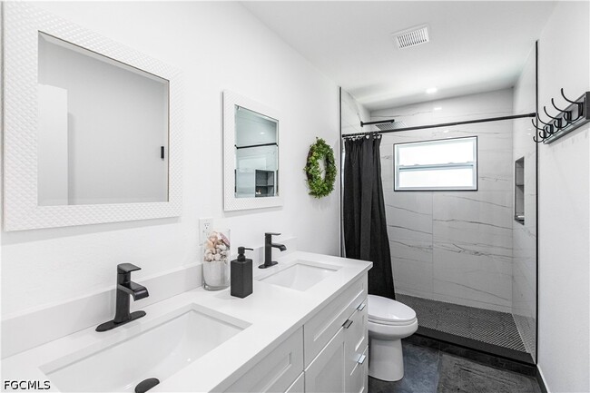 Building Photo - 15410 Allen Way