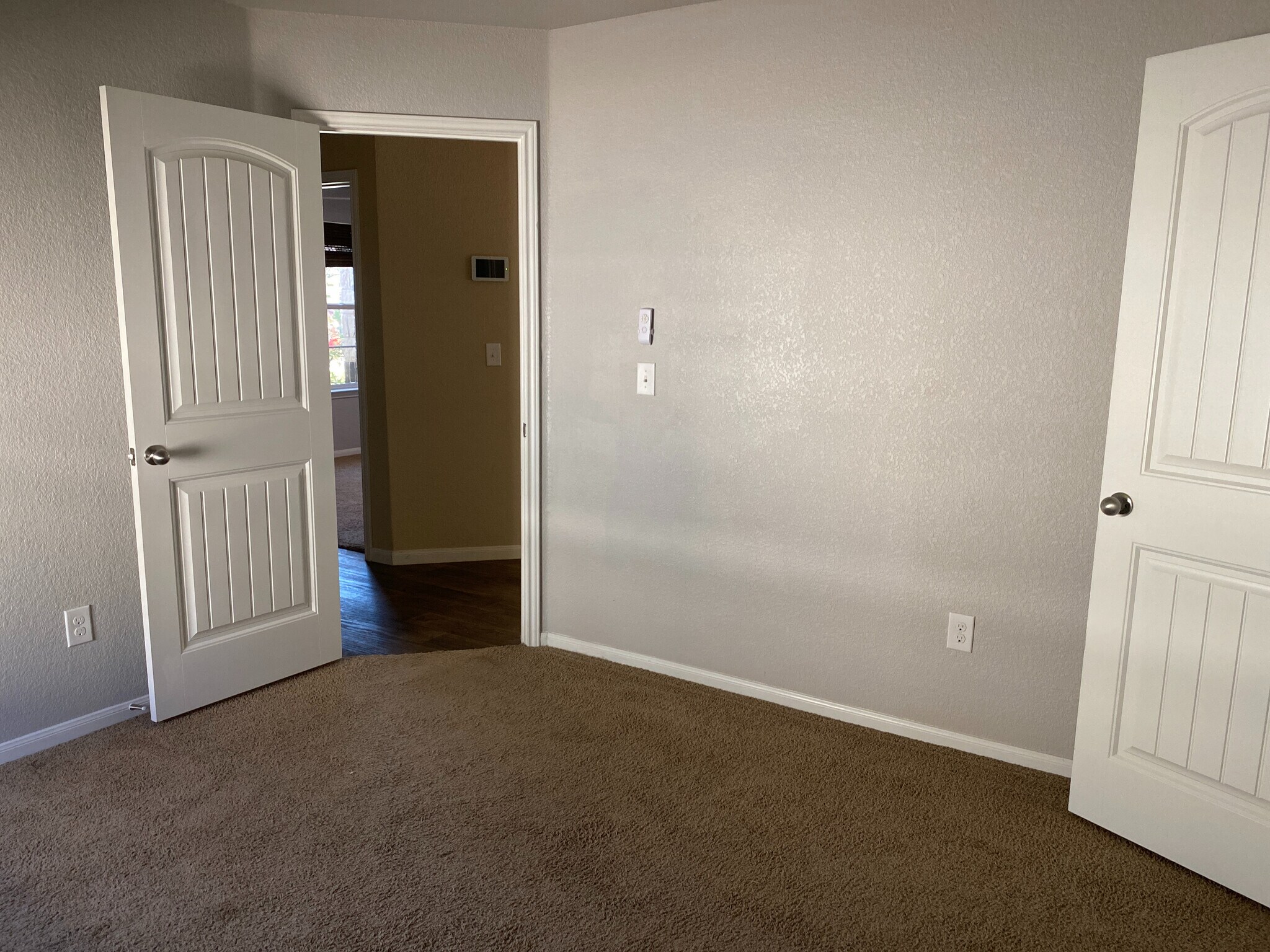 Building Photo - Room in House on Tilmon Ln