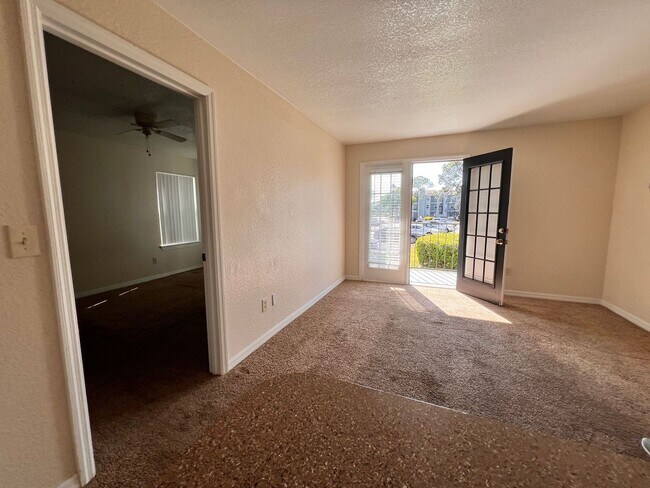 Building Photo - 2550 N Alafaya Trail