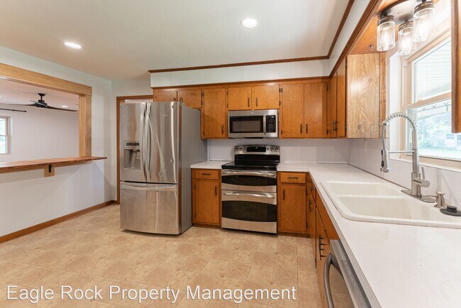 Building Photo - 4 br, 3.5 bath House - 88 Patton Rd