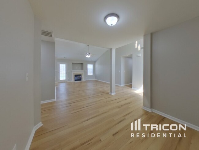 Building Photo - 6821 Parkers Crossing Dr