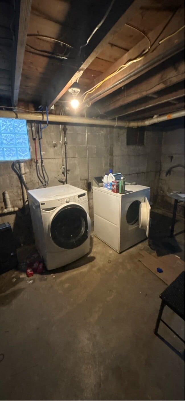 Building Photo - 138 S Francis Ave