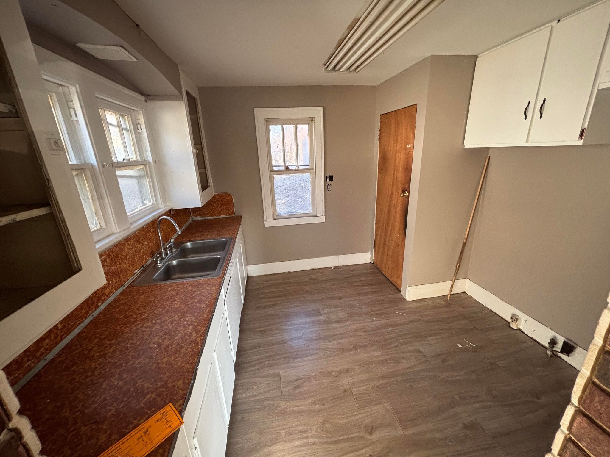 Building Photo - 924 N Edmond St