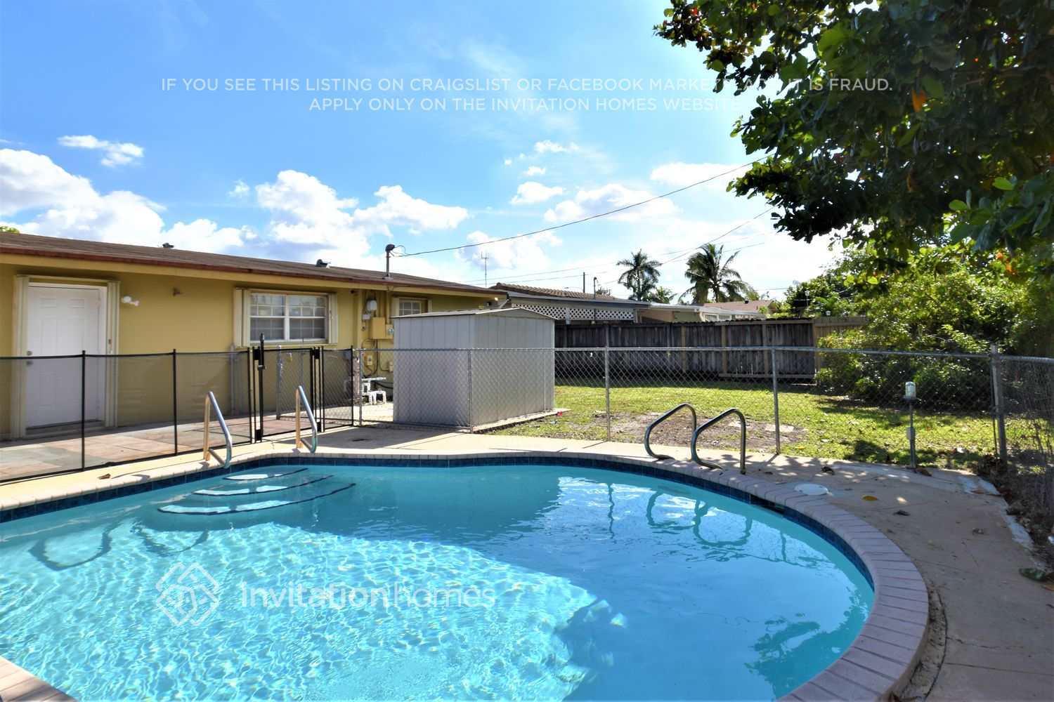 Building Photo - 2712 Alcazar Dr