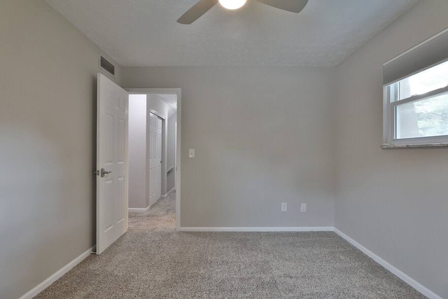 Building Photo - 7002 Wethersfield Pl