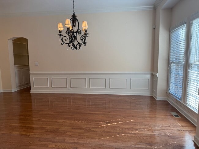 Building Photo - Stunning, Elegant Residence in Chapel Hill...