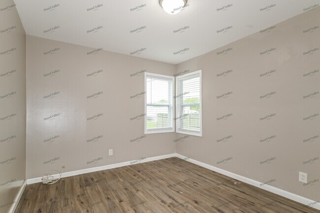 Building Photo - 18 Brightwell Ct