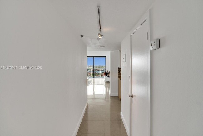 Building Photo - 20515 E Country Club Dr