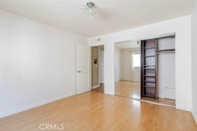 Building Photo - 909 E Garfield Ave