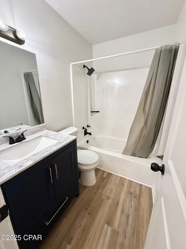 Building Photo - 506 N 11th St