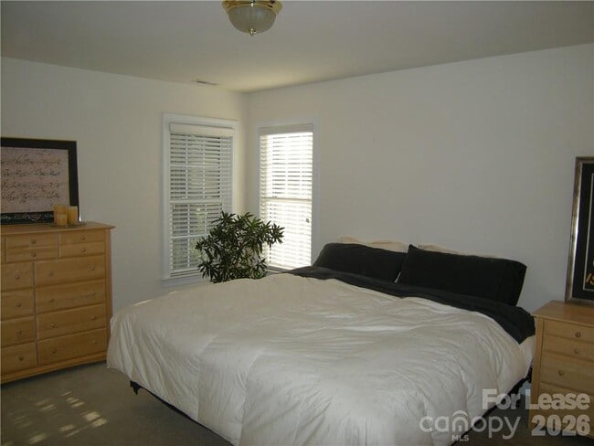 Building Photo - 10306 Gunnison Ln