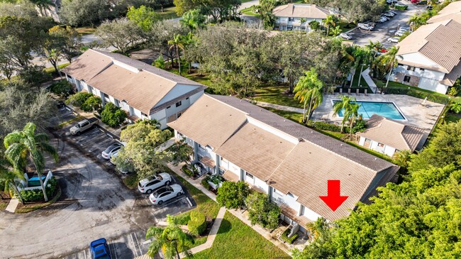 Building Photo - 9775 Riverside Dr