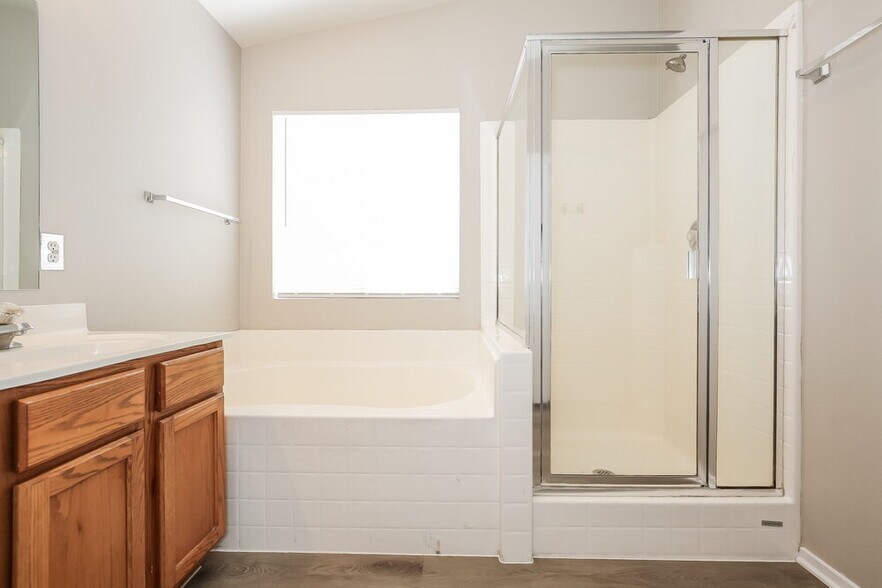 Building Photo - 2109 Royal Antilles Ct