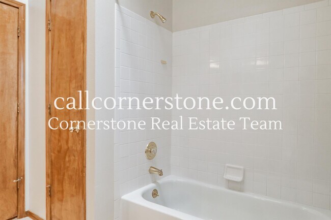 Building Photo - 630 Fernglen Ct