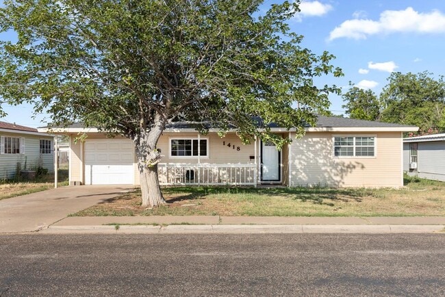 Primary Photo - 1418 Crescent Dr