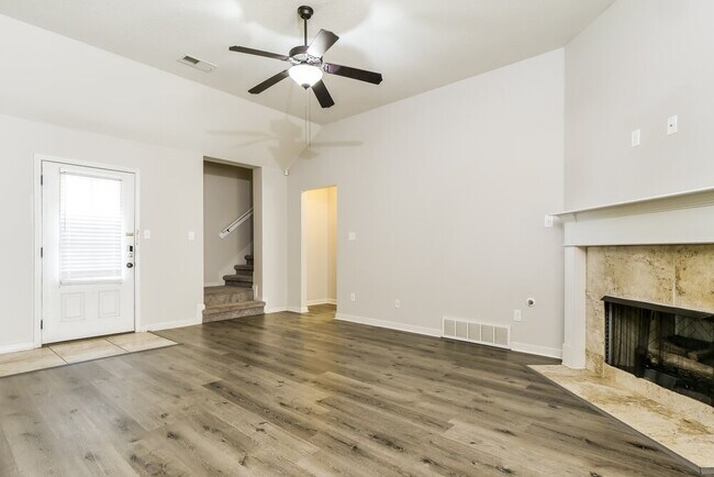 Building Photo - 1405 Shetland Dr