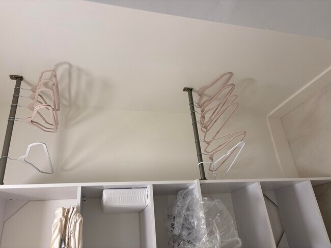 Building Photo - 401 Briny Ave