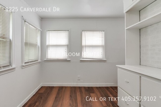 Building Photo - 1225 Carverdale Dr