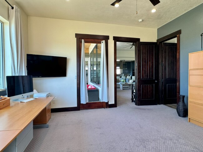 Building Photo - 658 S 1920 W