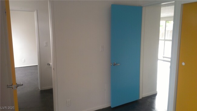 Building Photo - 3124 Burnham Ave