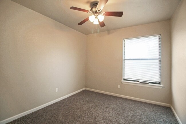 Building Photo - Nice 3 Bed, 2 Bath, 2 Car in Edmond