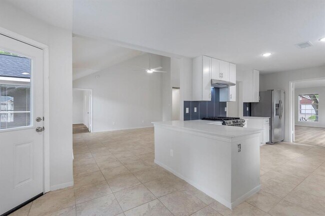 Building Photo - 1815 Moston Dr