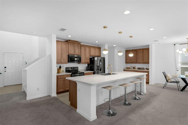 Building Photo - 5253 Royal Point Ave