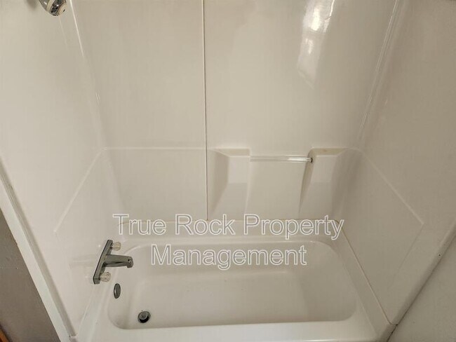 Building Photo - 311 S Cash