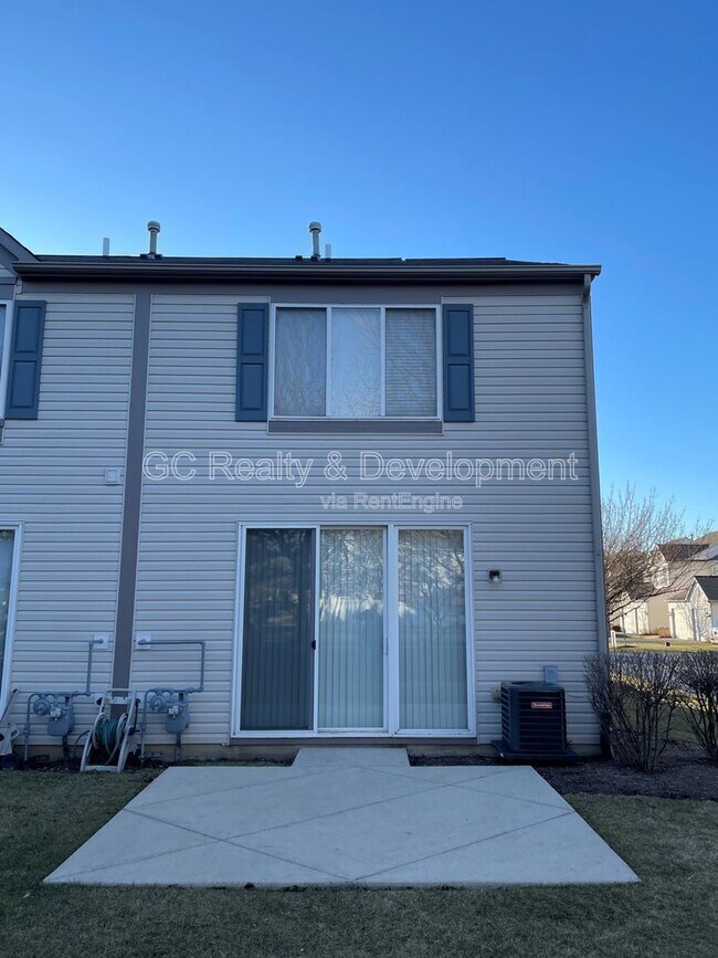 Building Photo - 2525 Arcadia Cir