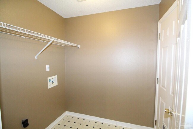 Building Photo - 4319 Crosswind Dr