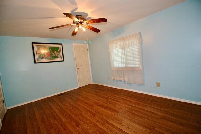 Building Photo - 10992 Poplar St NE
