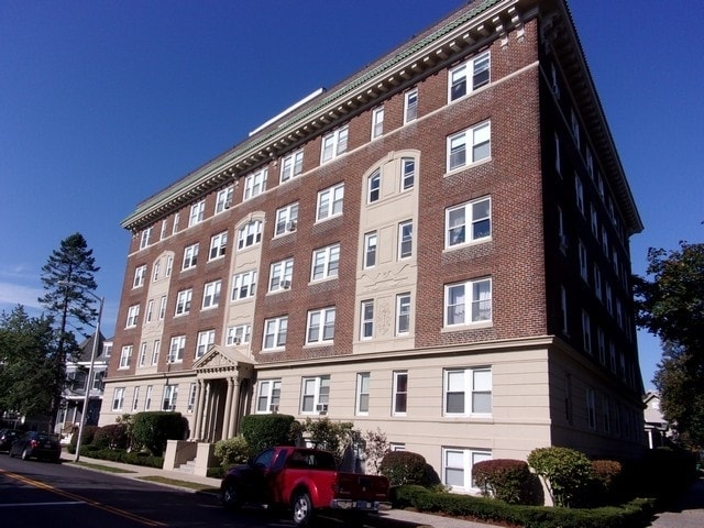 Building Photo - 175 Ocean St