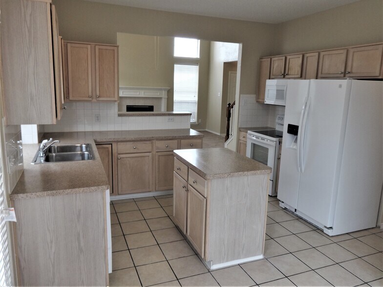 Building Photo - 1809 Mapleleaf Dr